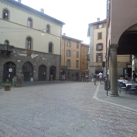 La Luna Blu In Old Town 招待所 3*