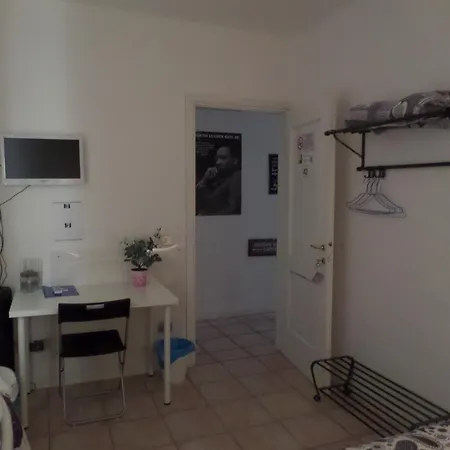 Гостевой дом La Luna Blu In Old Town 3*