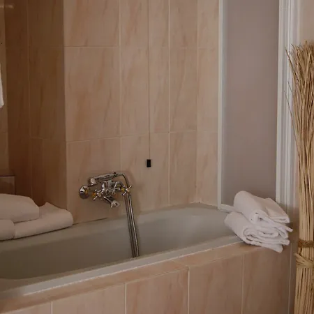 Гостевой дом La Luna Blu In Old Town 3*