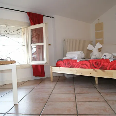 La Luna Blu In Old Town Гостевой дом 3*