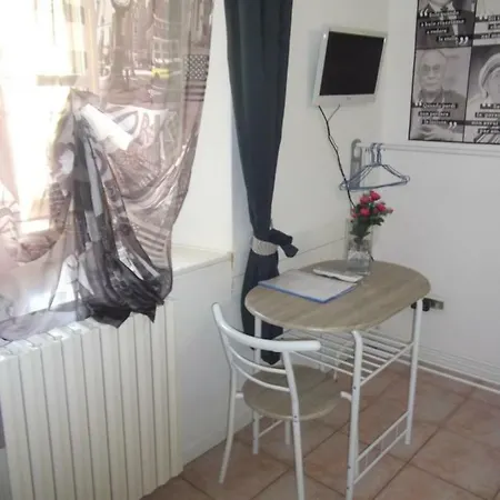 La Luna Blu In Old Town Πανσιόν 3*